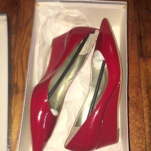 Nine West red wedge skimmer.